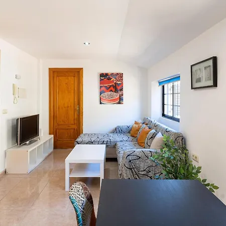 H2m Lazcano With Sunny Terrace In Old Town Appartement *